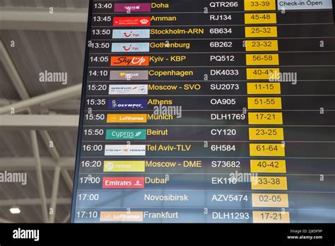 larnaca airport flight status.